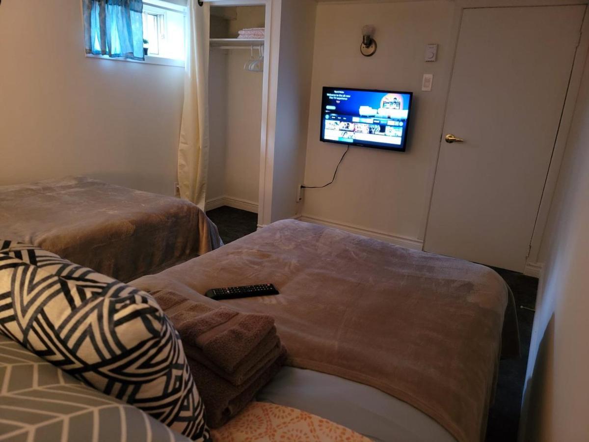 Lower Level Apt 6Ft High Close To Hwy Netflix Wifi Edmundston Exterior foto