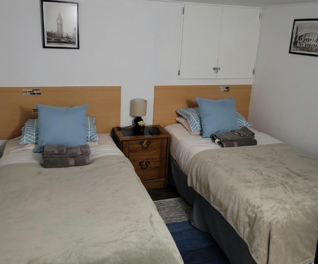 Lower Level Apt 6Ft High Close To Hwy Netflix Wifi Edmundston Exterior foto